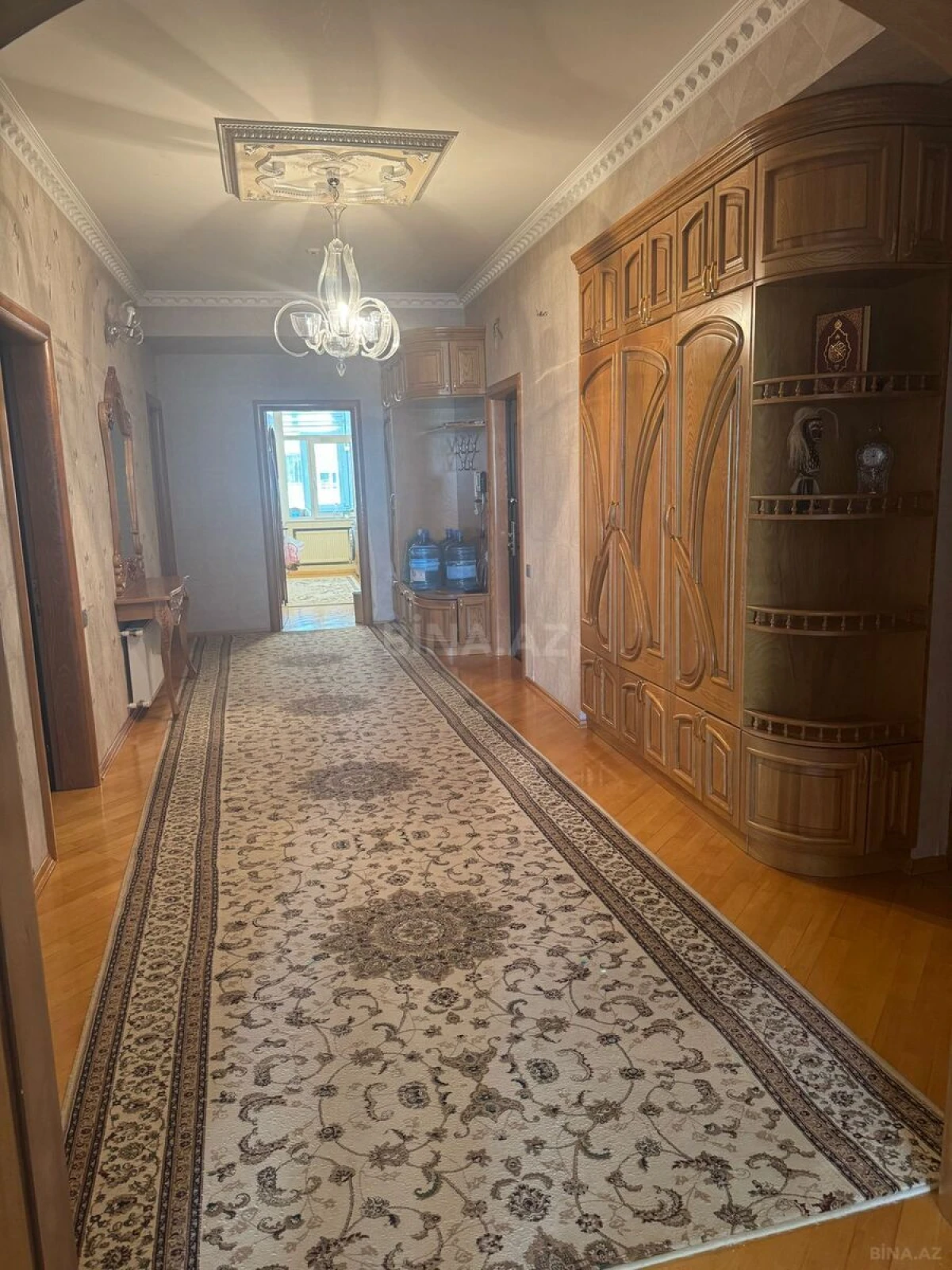 Satılır 3 otaqlı mənzil 153 m²