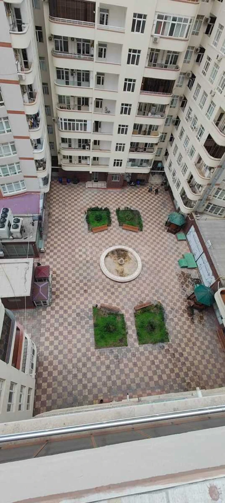 Satılır 3 otaqlı mənzil 153 m²