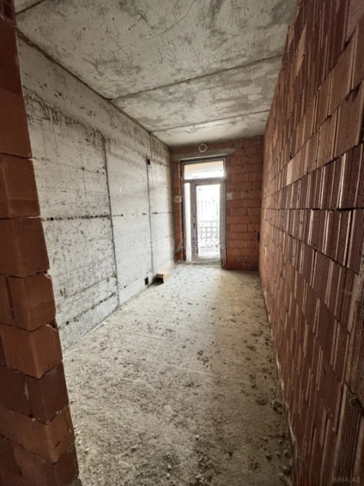 Satılır 3 otaqlı mənzil 113 m²