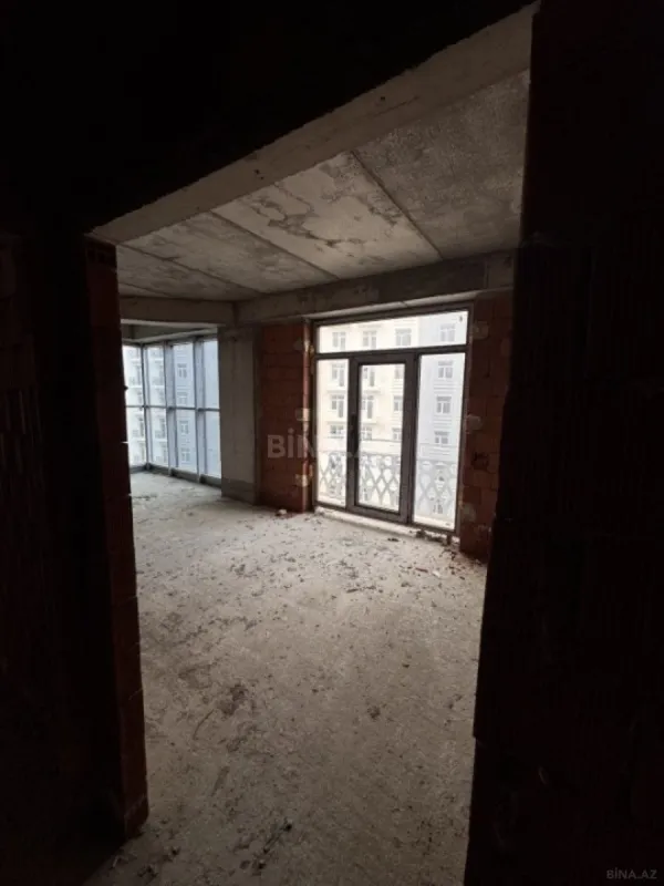 Satılır 3 otaqlı mənzil 113 m²