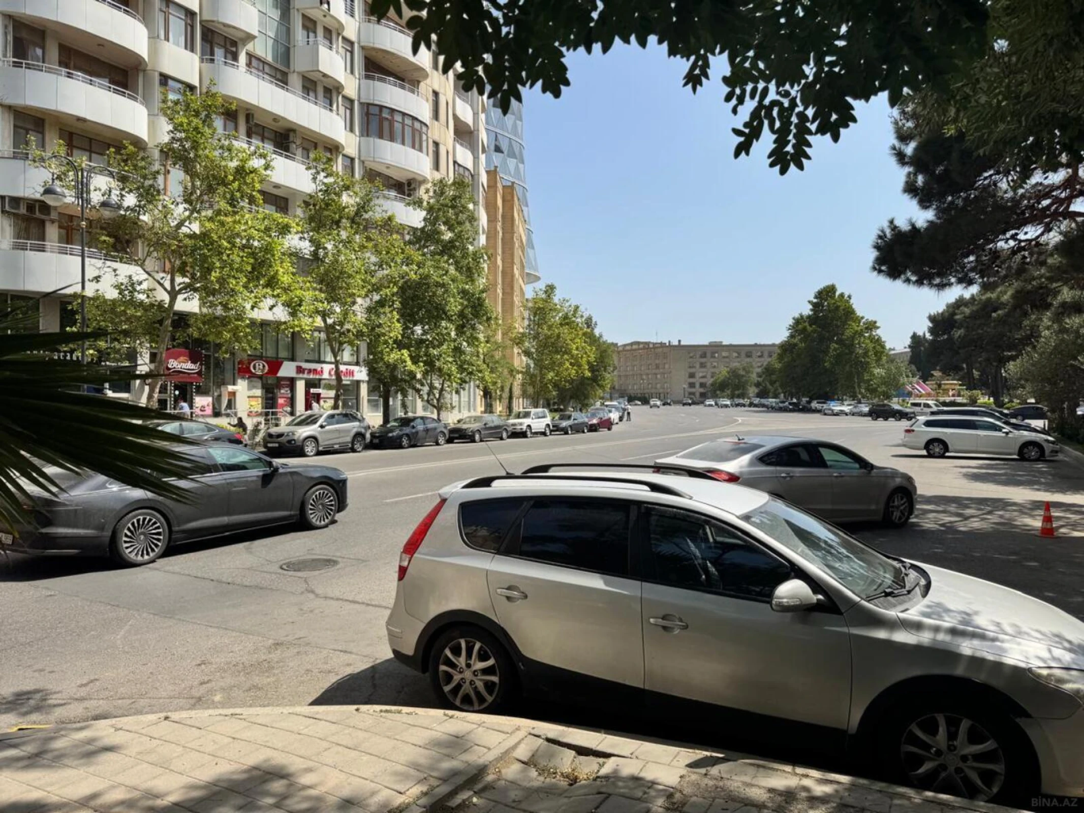 Satılır obyekt 250 m²