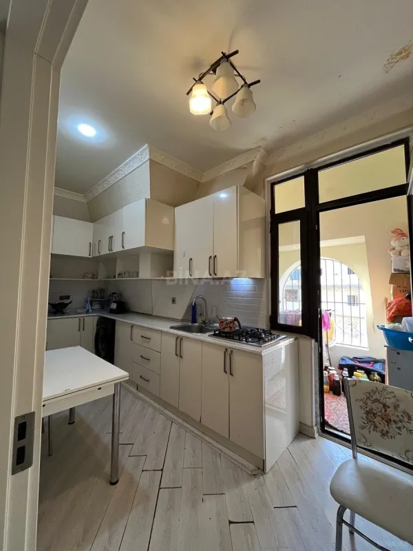 Kirayə verilir 2 otaqlı mənzil 70 m²