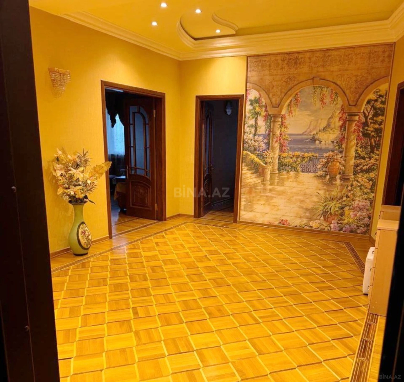 Kirayə verilir 3 otaqlı mənzil 140 m²