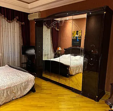 Kirayə verilir 3 otaqlı mənzil 140 m²