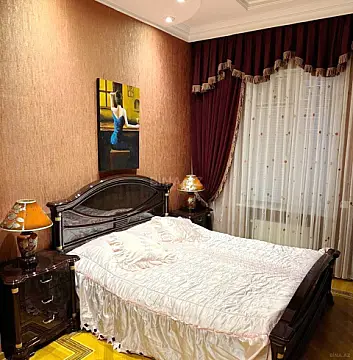 Kirayə verilir 3 otaqlı mənzil 140 m²