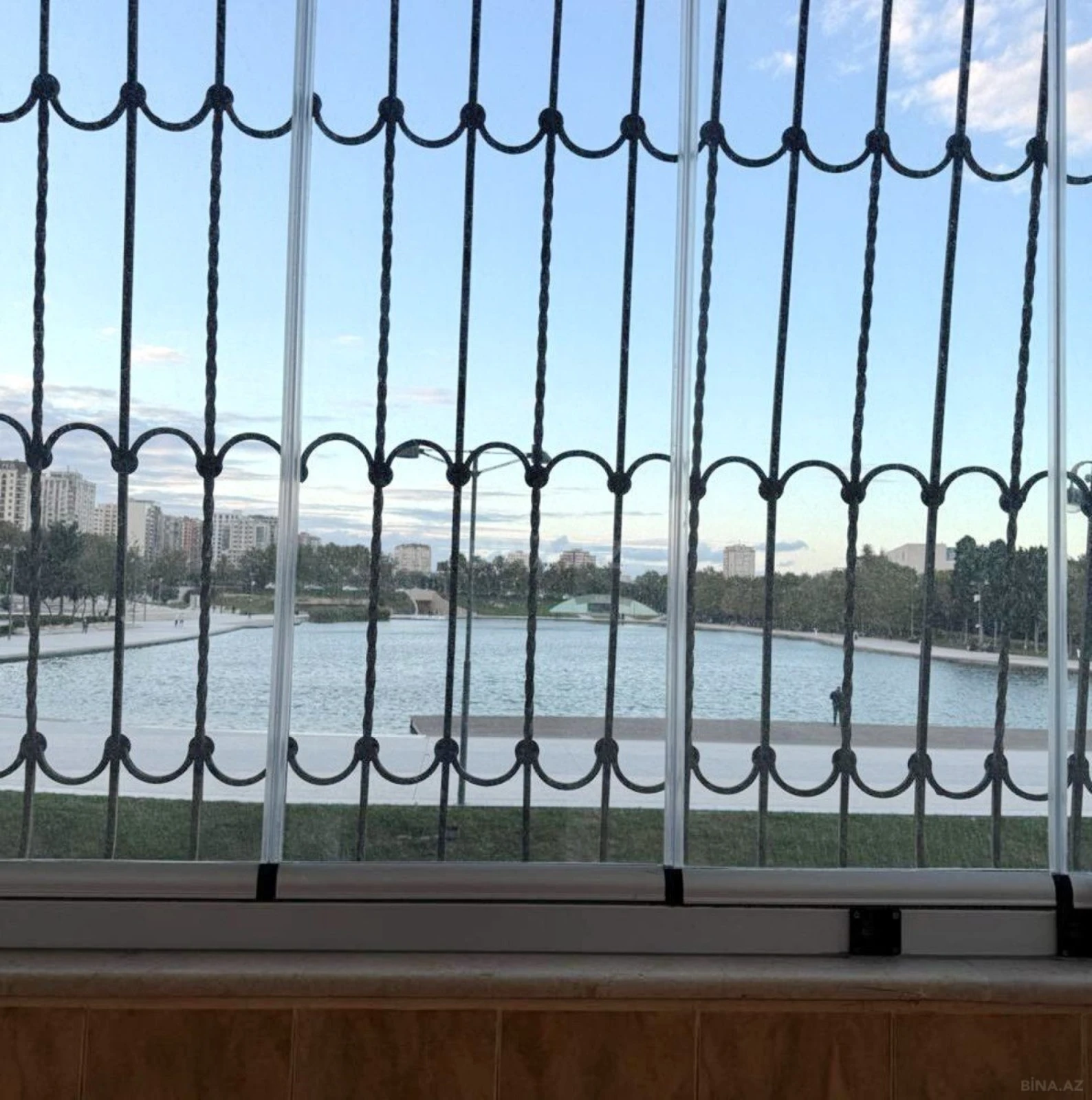 Kirayə verilir 3 otaqlı mənzil 140 m²