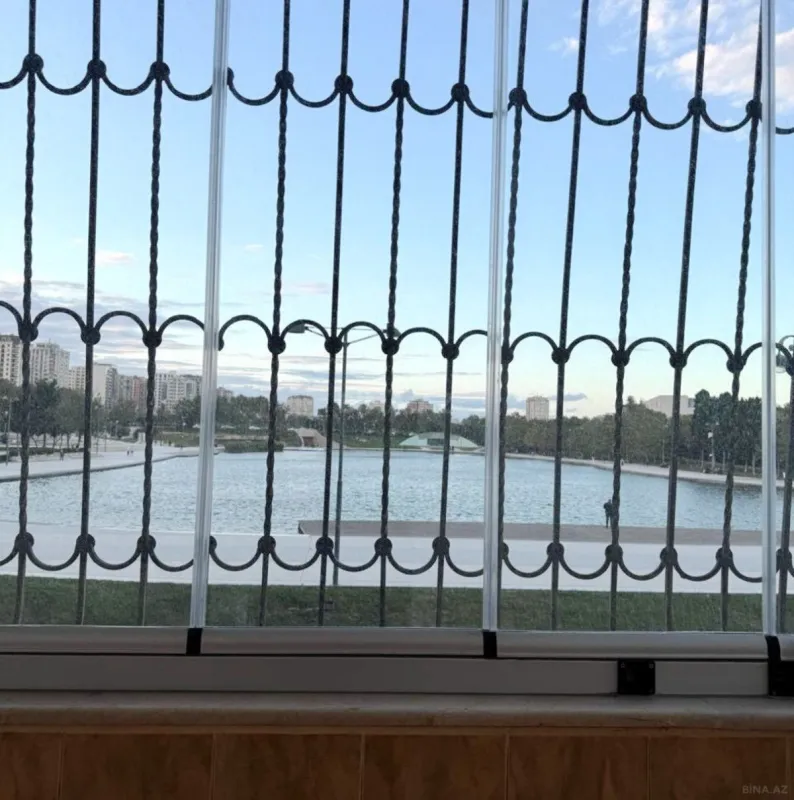 Kirayə verilir 3 otaqlı mənzil 140 m²