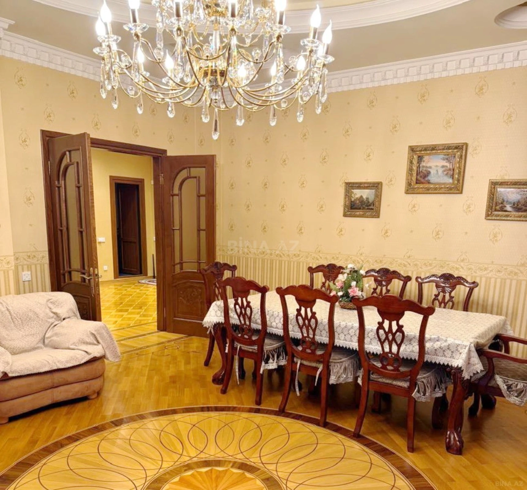 Kirayə verilir 3 otaqlı mənzil 140 m²