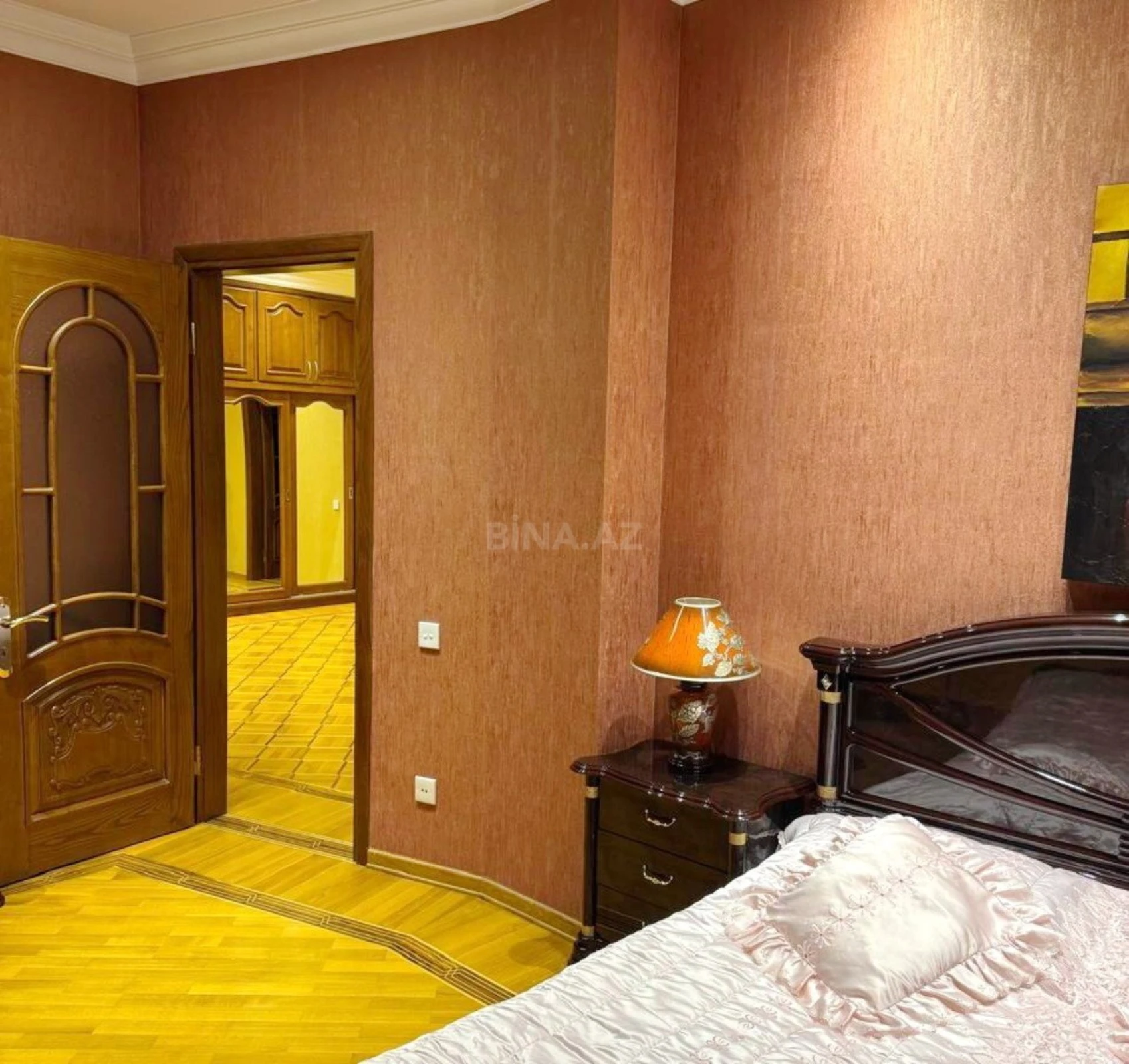 Kirayə verilir 3 otaqlı mənzil 140 m²