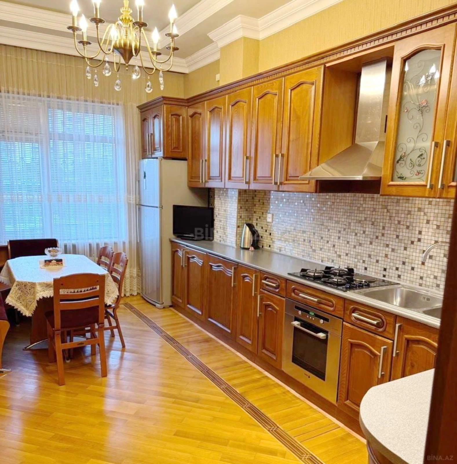 Kirayə verilir 3 otaqlı mənzil 140 m²