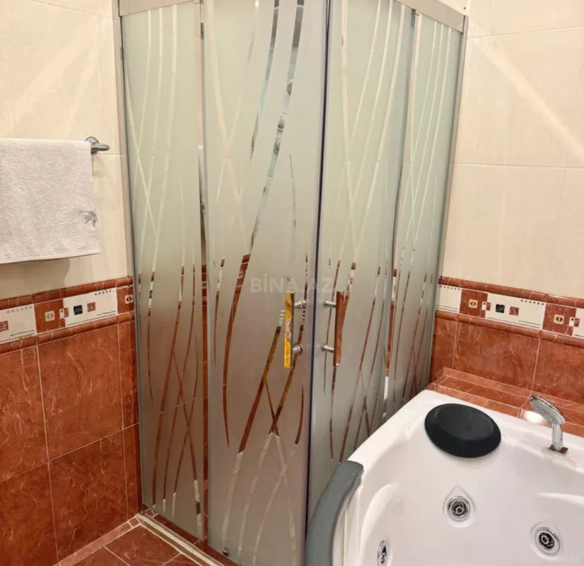 Kirayə verilir 3 otaqlı mənzil 140 m²