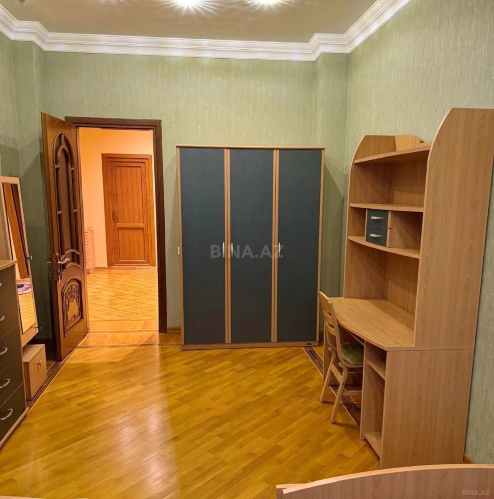 Kirayə verilir 3 otaqlı mənzil 140 m²