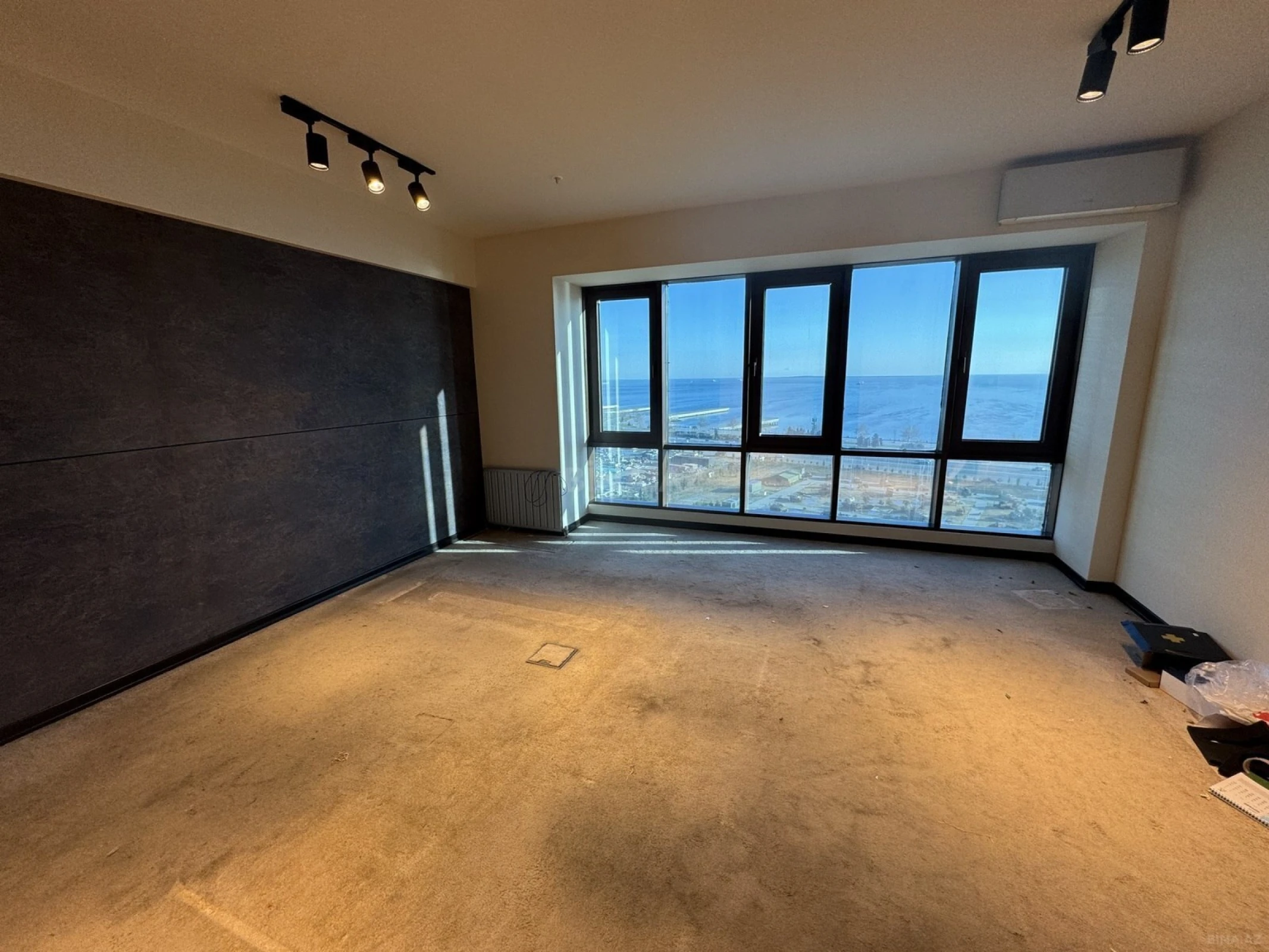 Satılır 6 otaqlı ofis 272 m²