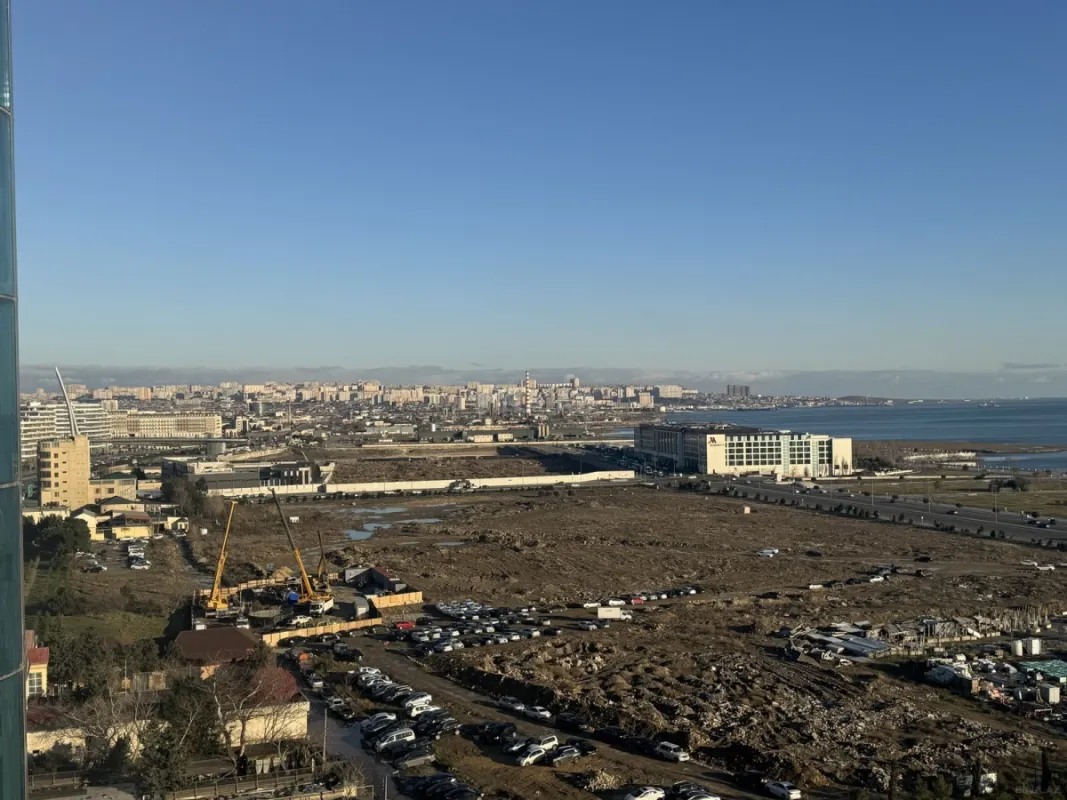Satılır 6 otaqlı ofis 272 m²