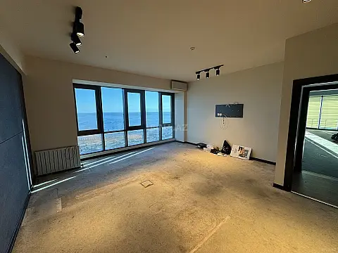 Satılır 6 otaqlı ofis 272 m²