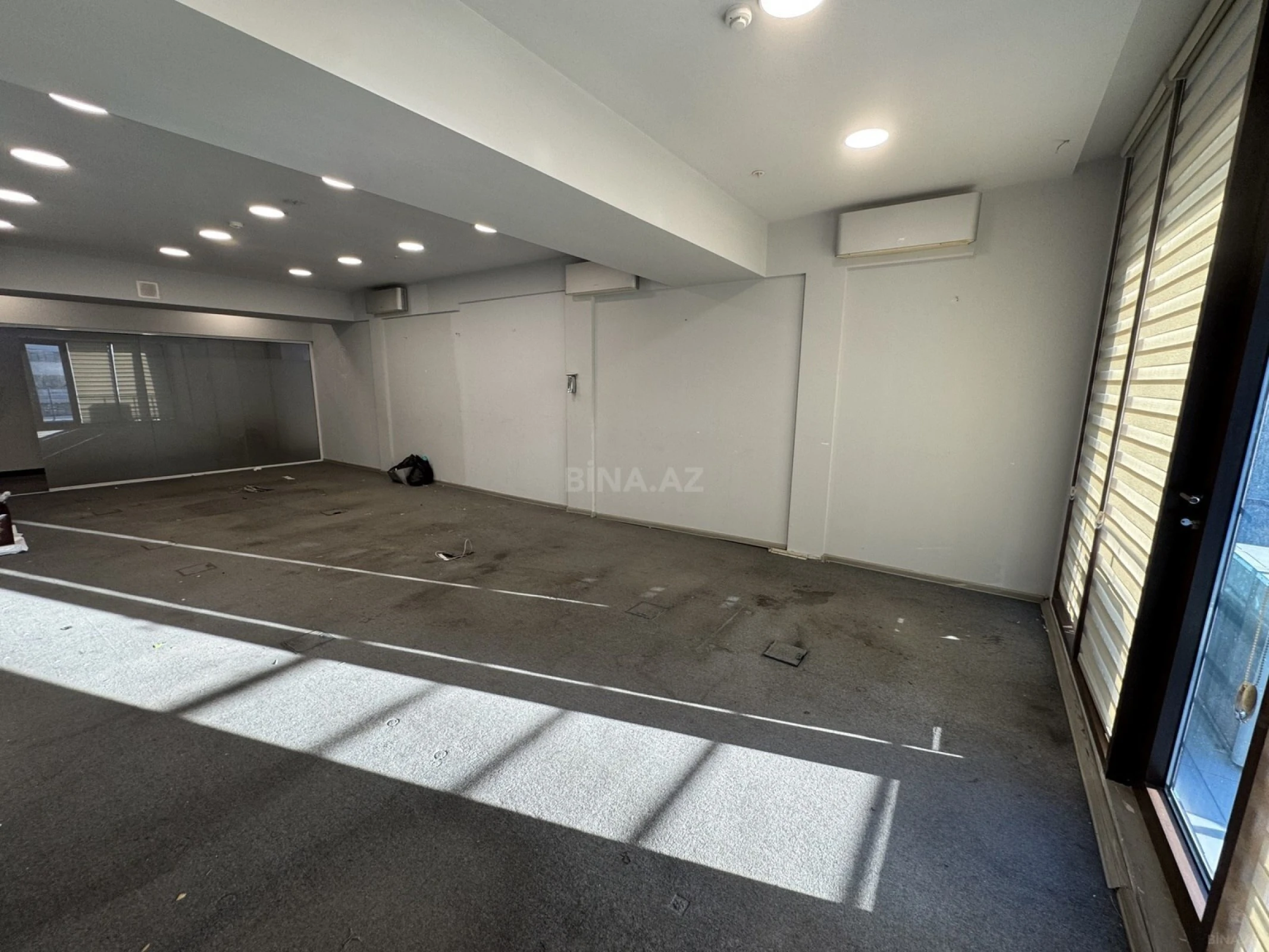 Satılır 6 otaqlı ofis 272 m²