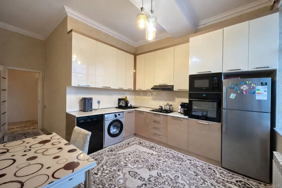 Satılır 3 otaqlı mənzil 105 m²