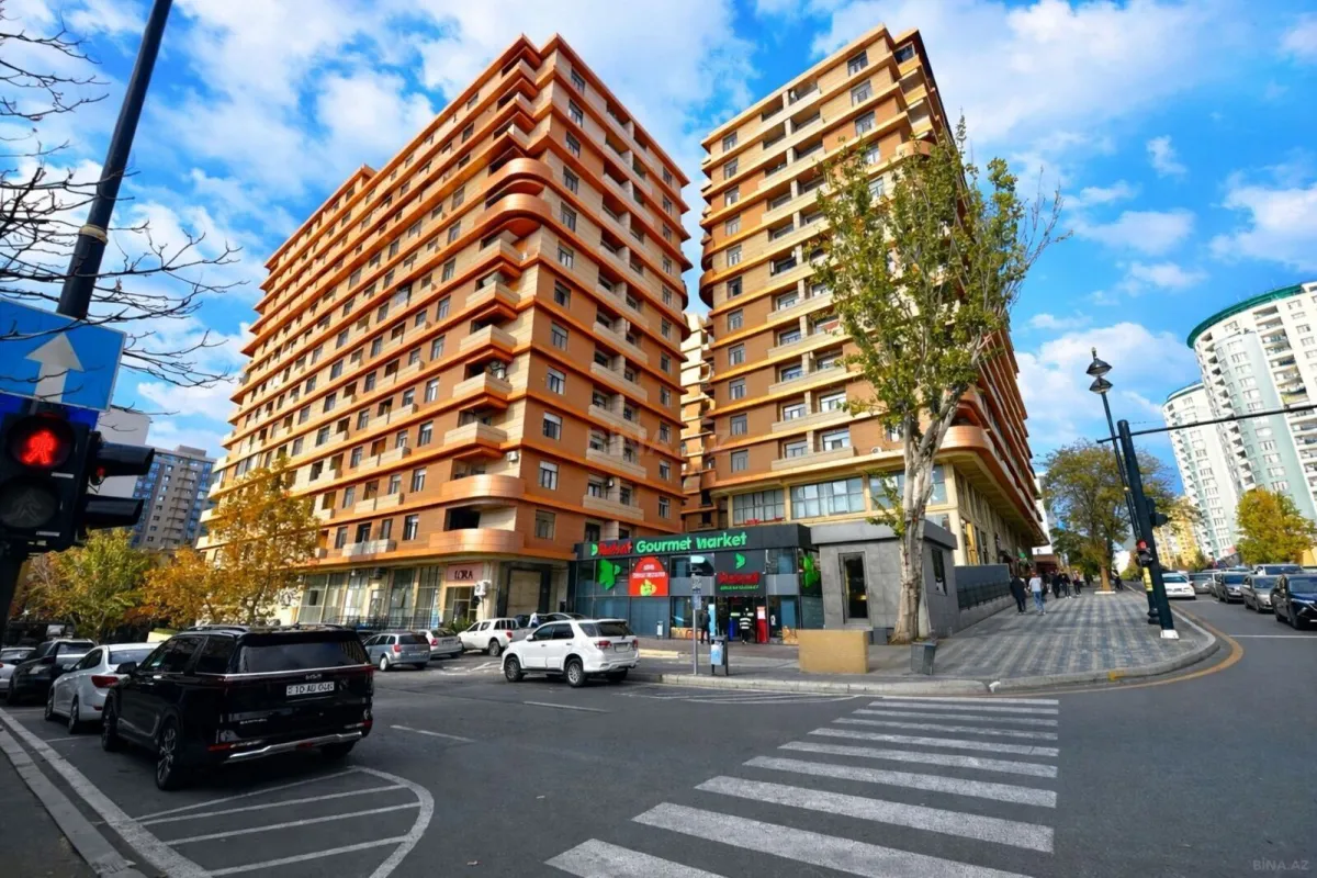 Satılır 3 otaqlı mənzil 105 m²