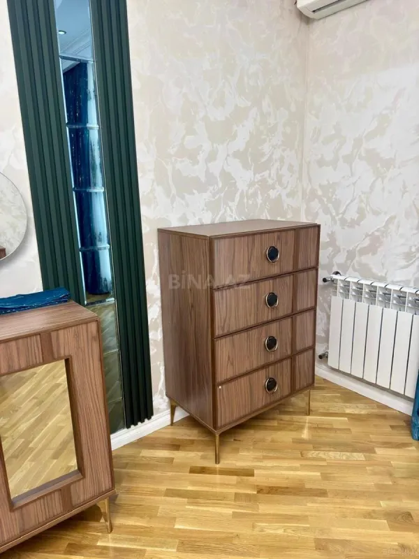 Kirayə verilir 3 otaqlı mənzil 141.7 m²