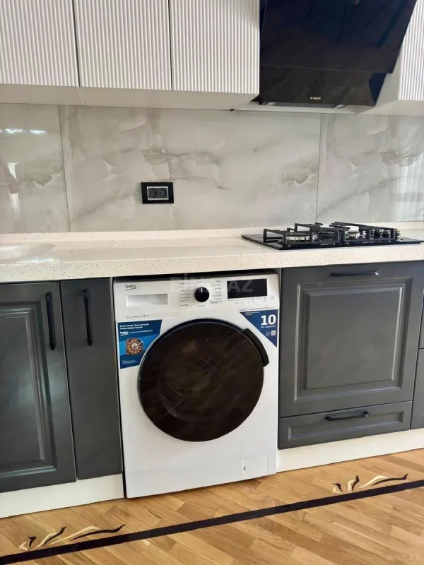 Kirayə verilir 3 otaqlı mənzil 141.7 m²