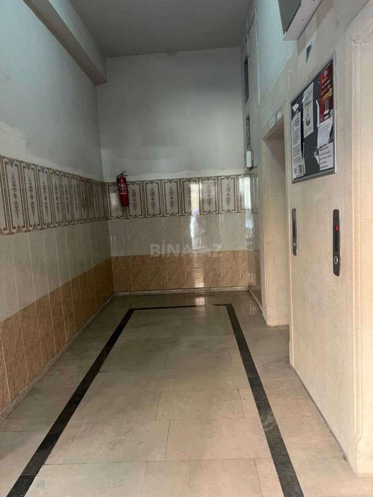 Kirayə verilir 3 otaqlı mənzil 141.7 m²