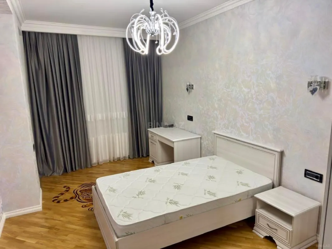 Kirayə verilir 3 otaqlı mənzil 141.7 m²