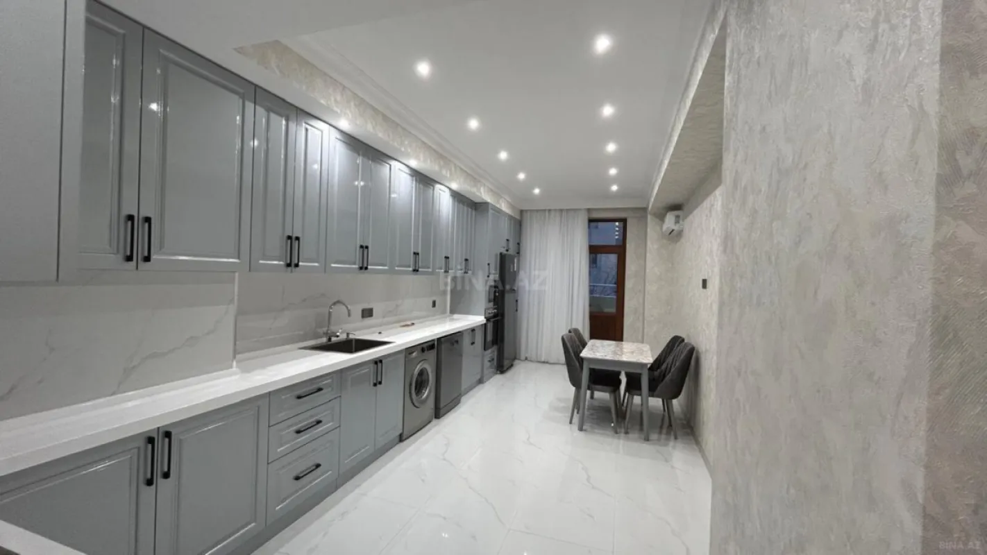 Kirayə verilir 2 otaqlı mənzil 116 m²