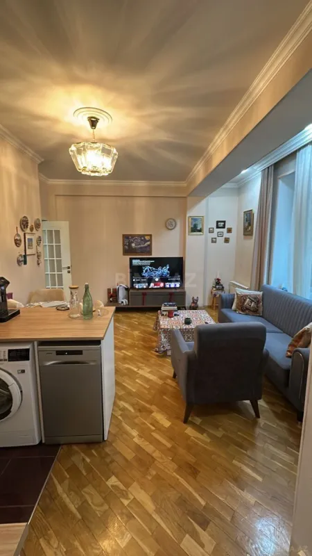 Satılır 2 otaqlı mənzil 74 m²