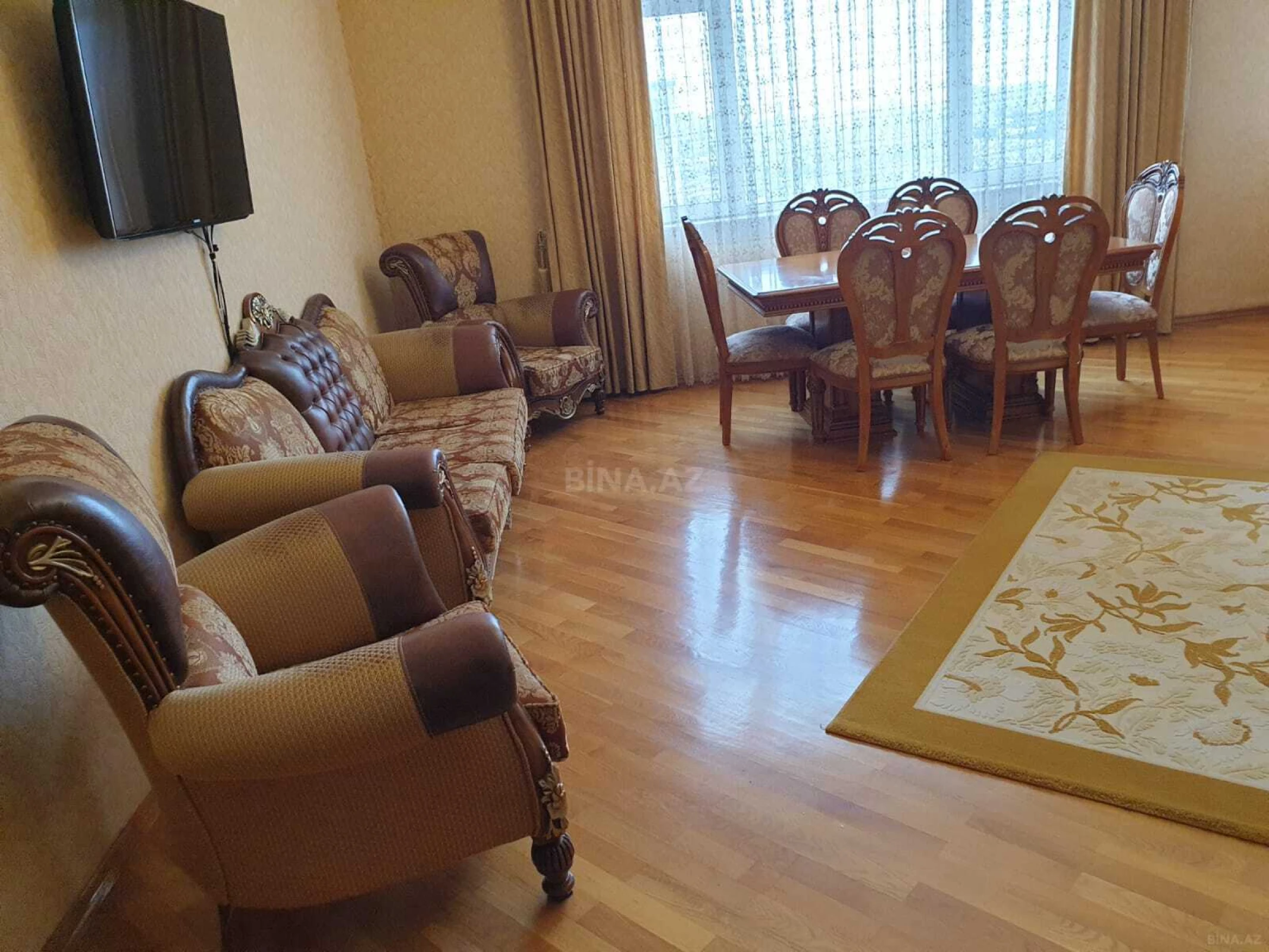 Satılır 3 otaqlı mənzil 135 m²