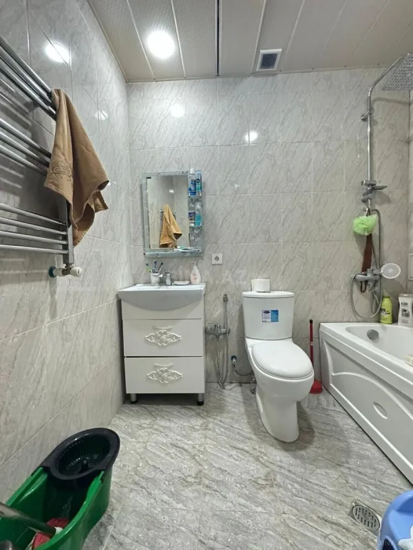 Satılır 2 otaqlı mənzil 65 m²