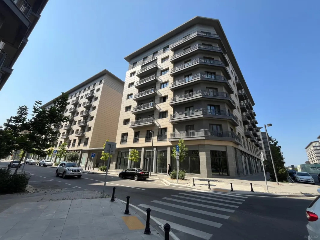 Satılır 4 otaqlı mənzil 171.6 m²