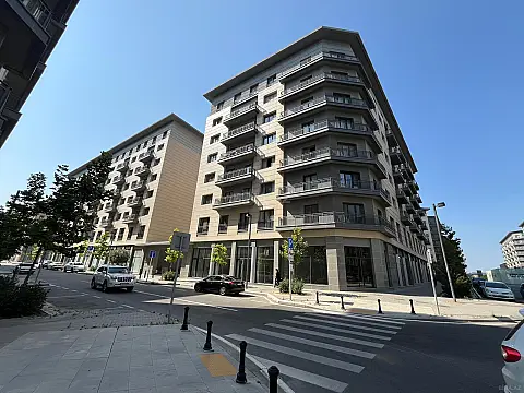Satılır 4 otaqlı mənzil 171.6 m² — Bakı 4 otaq 171.60 m²