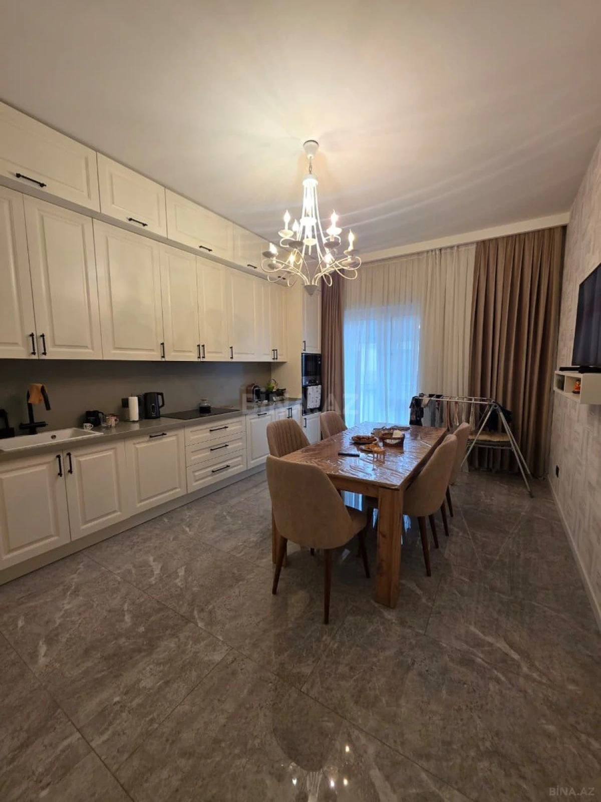 Satılır 4 otaqlı mənzil 171.6 m²