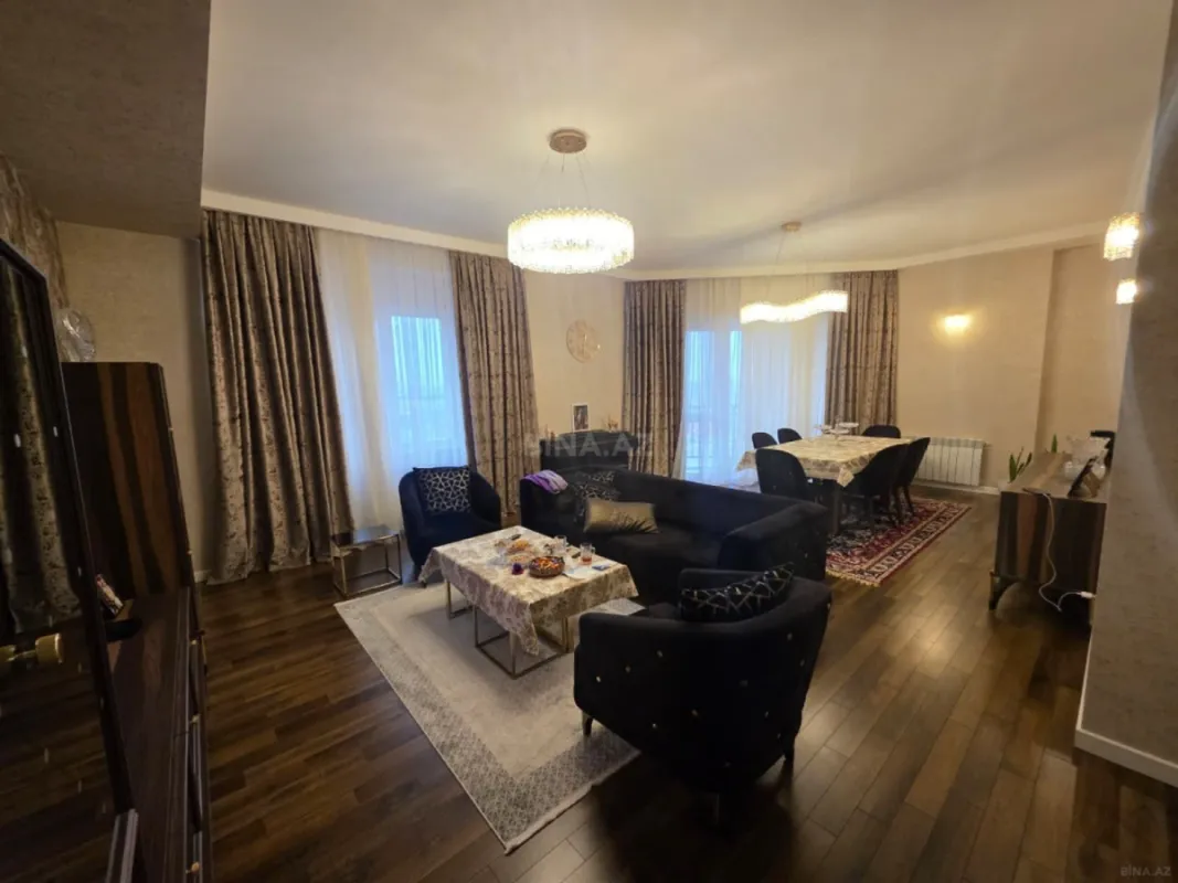 Satılır 4 otaqlı mənzil 171.6 m²