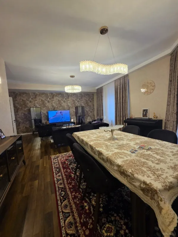 Satılır 4 otaqlı mənzil 171.6 m²