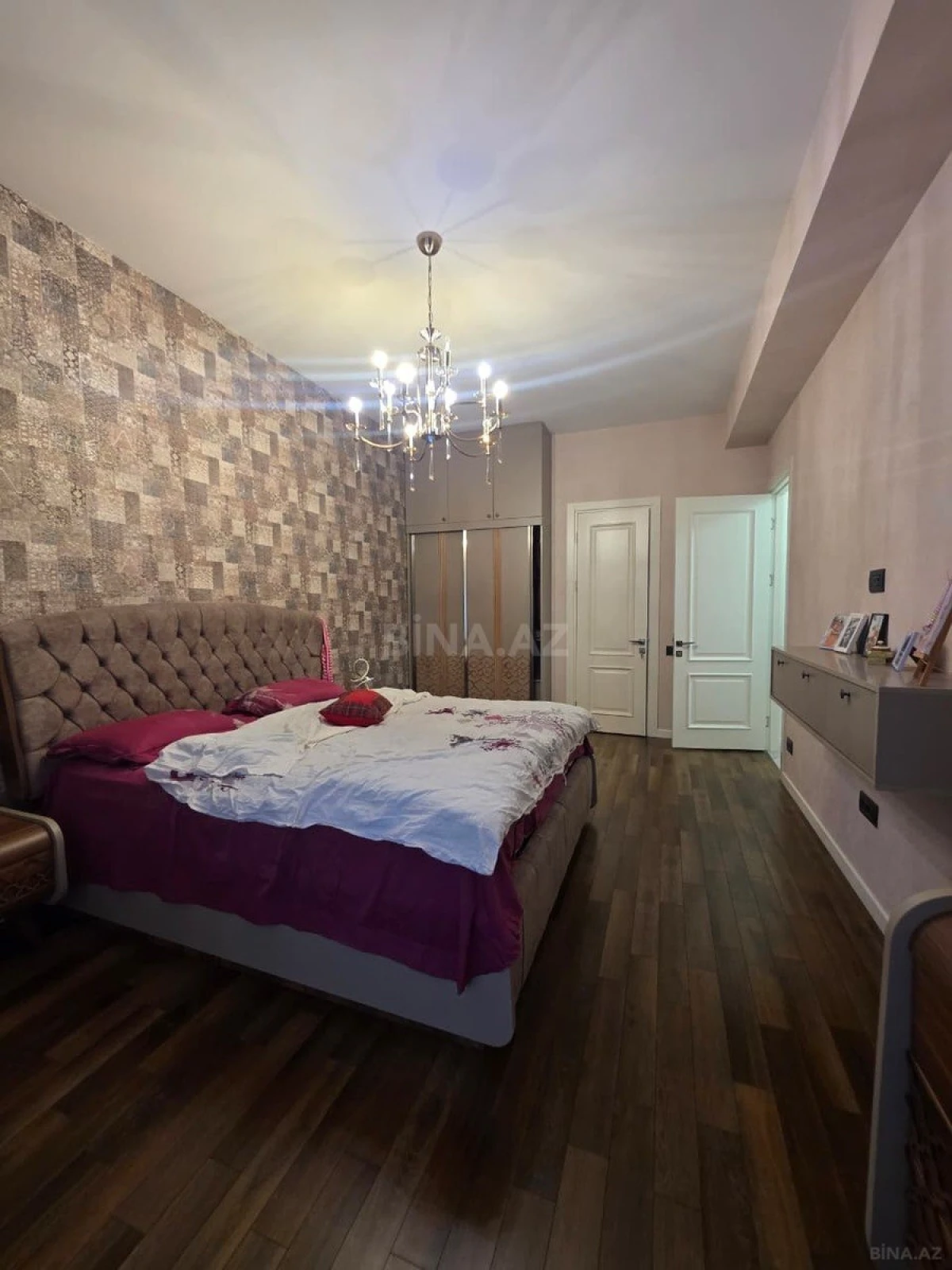 Satılır 4 otaqlı mənzil 171.6 m²