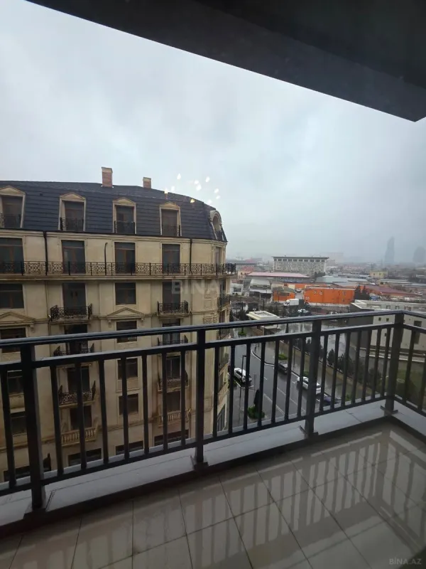 Satılır 4 otaqlı mənzil 171.6 m²