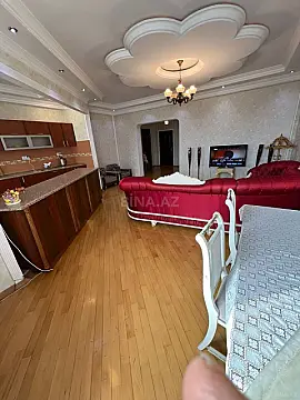 Kirayə verilir 2 otaqlı mənzil 110 m²