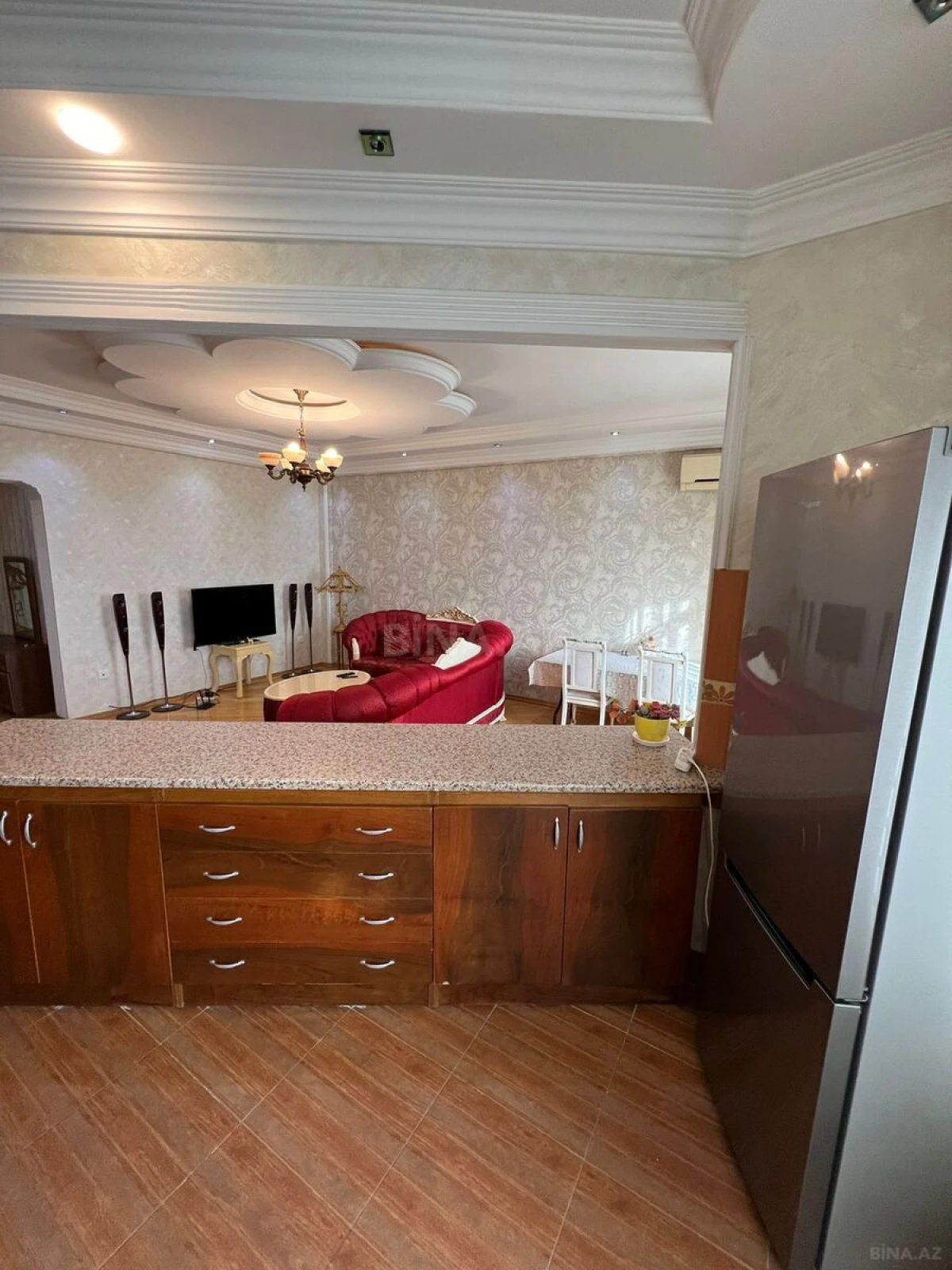 Kirayə verilir 2 otaqlı mənzil 110 m²