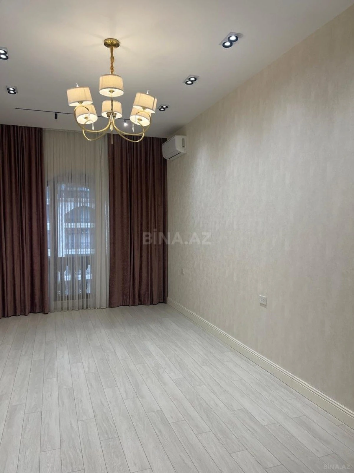 Satılır 3 otaqlı mənzil 107 m²