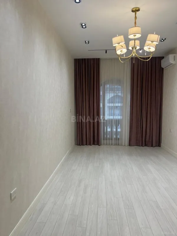 Satılır 3 otaqlı mənzil 107 m²