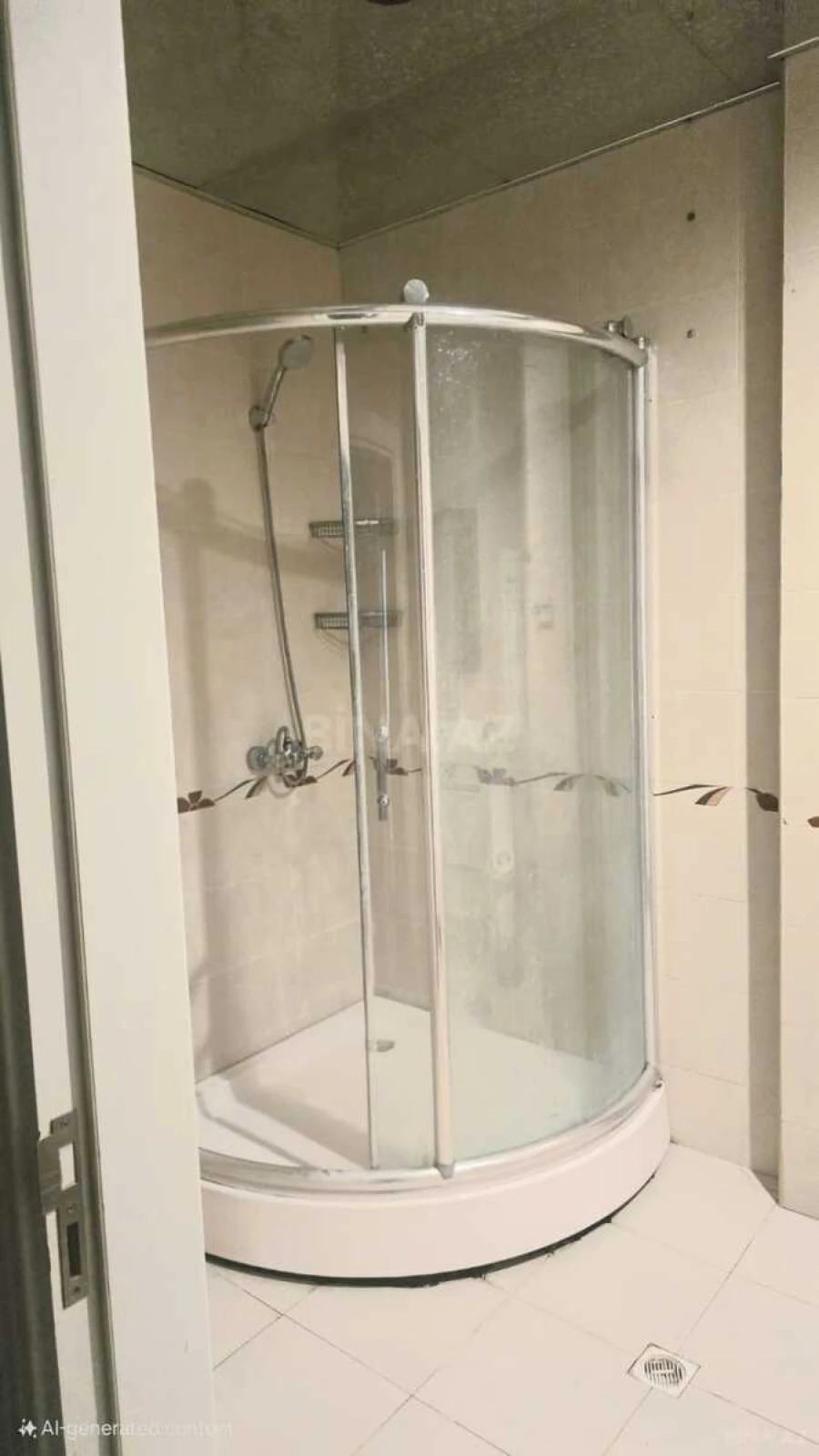 Satılır 4 otaqlı mənzil 184 m²