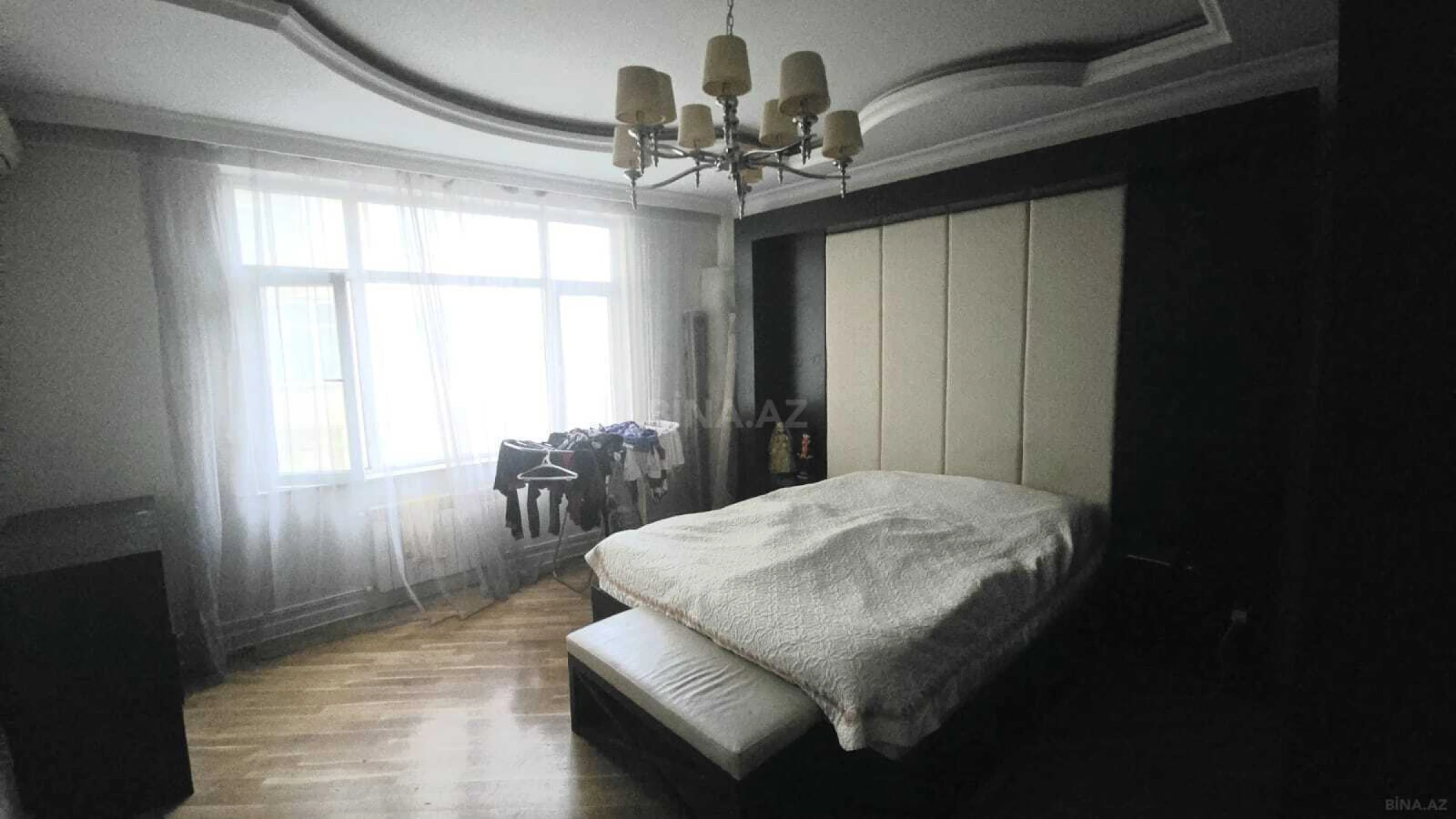 Satılır 4 otaqlı mənzil 184 m²