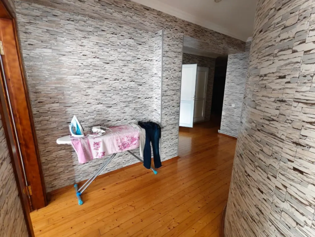Satılır 3 otaqlı mənzil 102 m²