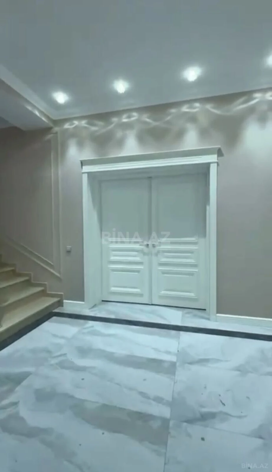 Satılır 5 otaqlı həyət evi 350 m²