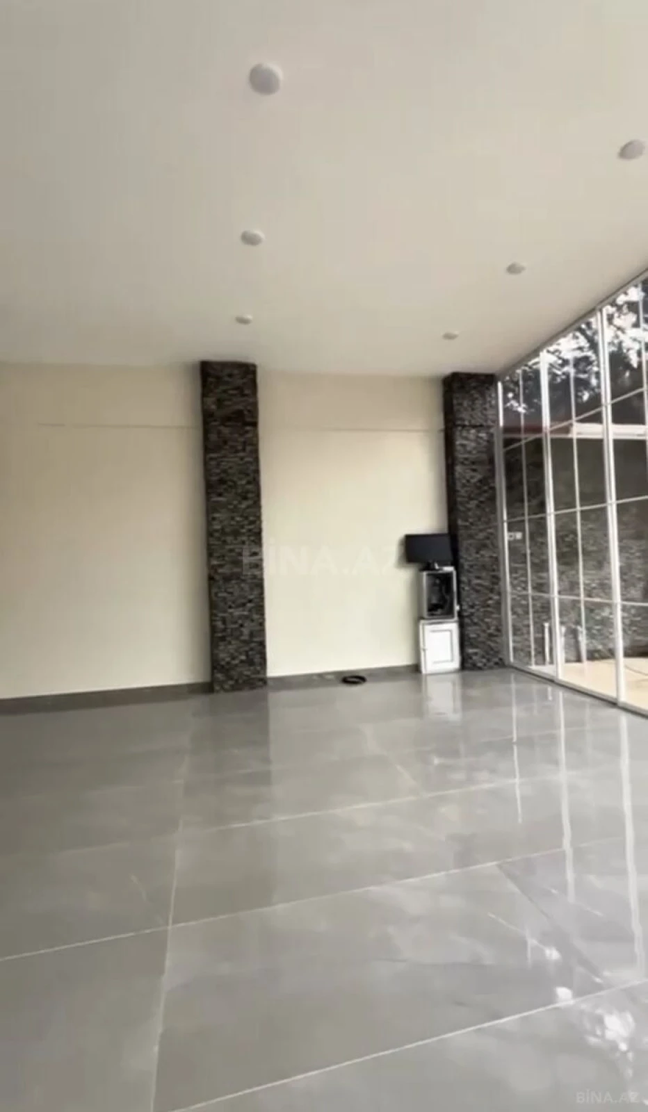 Satılır 5 otaqlı həyət evi 350 m²