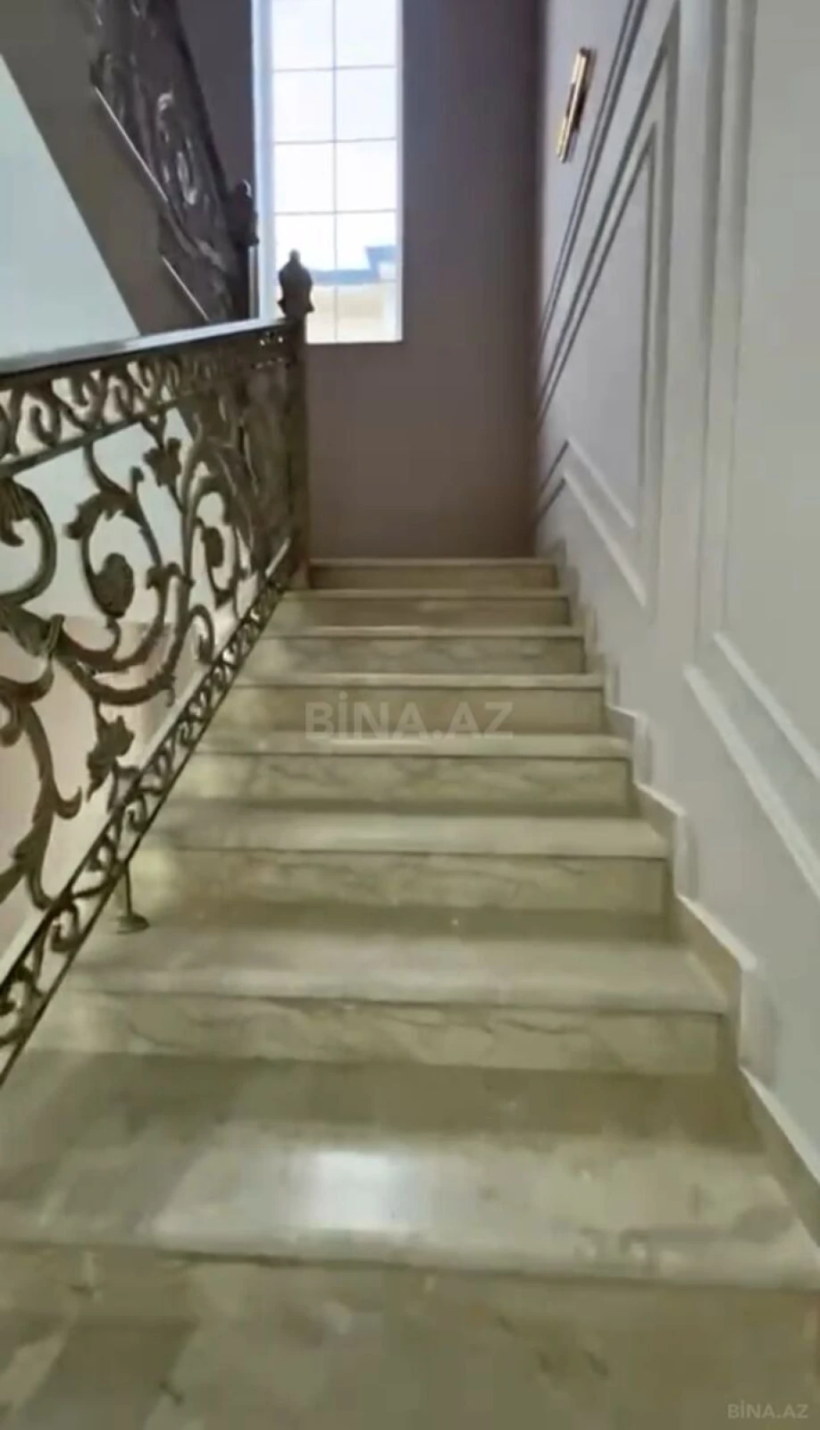 Satılır 5 otaqlı həyət evi 350 m²