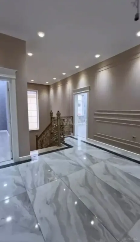 Satılır 5 otaqlı həyət evi 350 m²