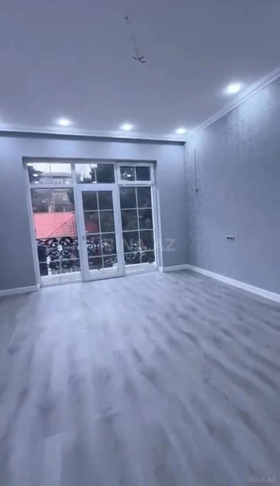 Satılır 5 otaqlı həyət evi 350 m²