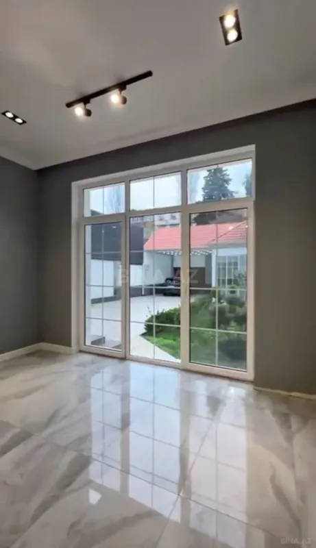 Satılır 5 otaqlı həyət evi 350 m²